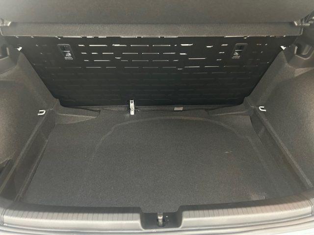 VOLKSWAGEN Polo 1.0 Young 80cv