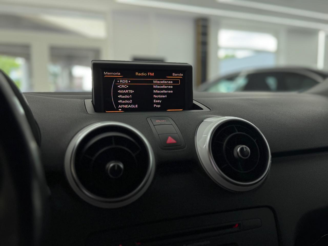 Audi A1 1.6 TDI 105 CV S-line Full Optional