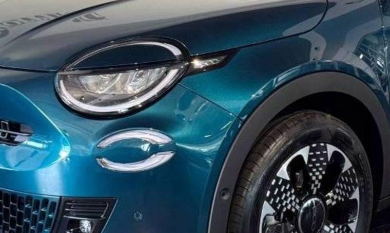 FIAT 600 (2023-->) Hybrid DCT MHEV La Prima