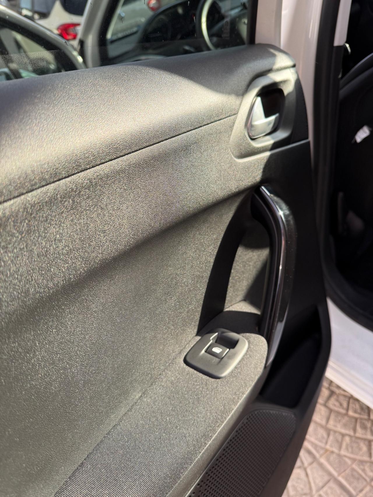 Peugeot 208 1.6 e-HDi 92 CV Stop&Start 5 porte Allure