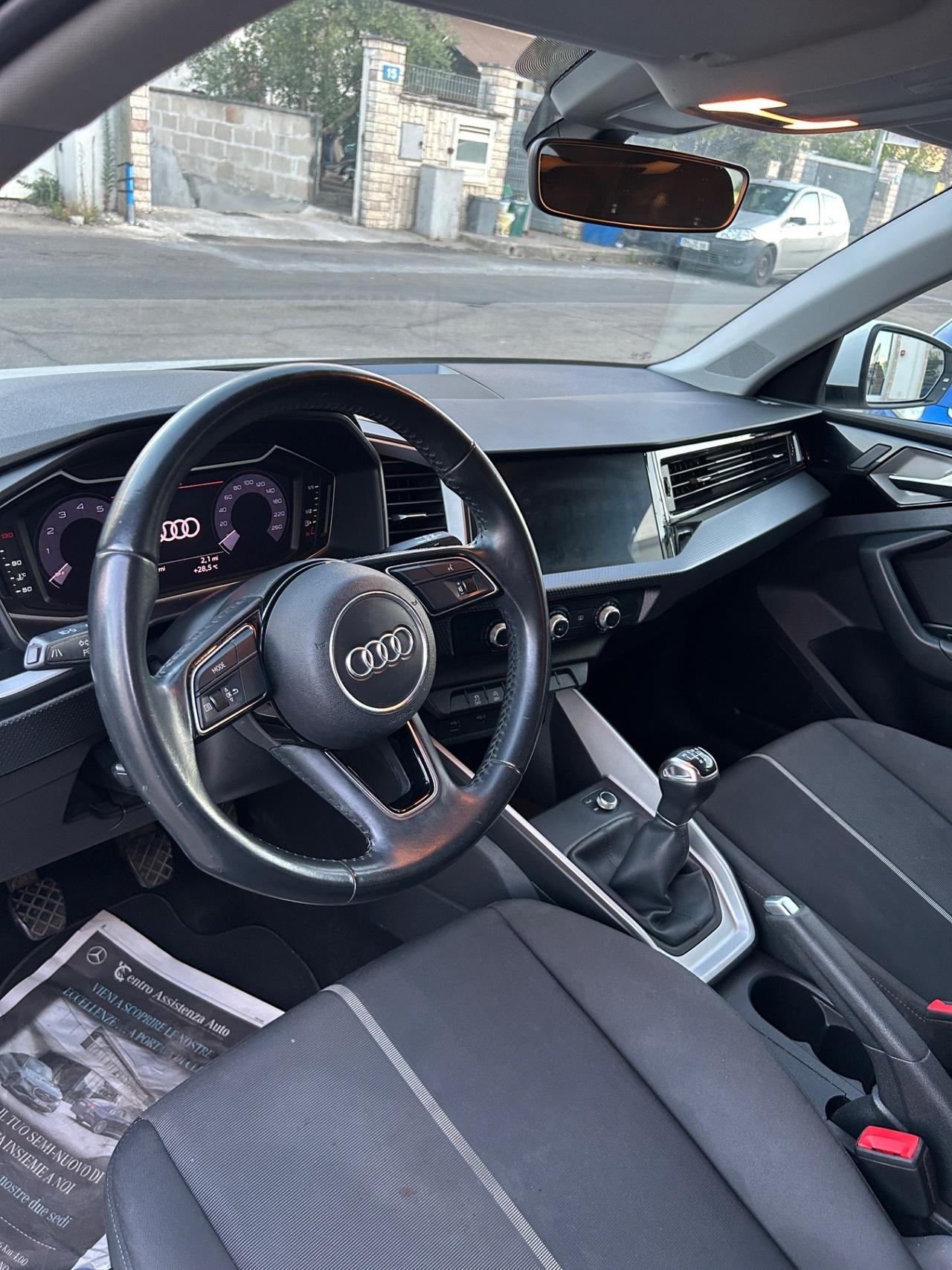 Audi A1 1.0 TFSI Admired-2018-NAVI-SENSORI