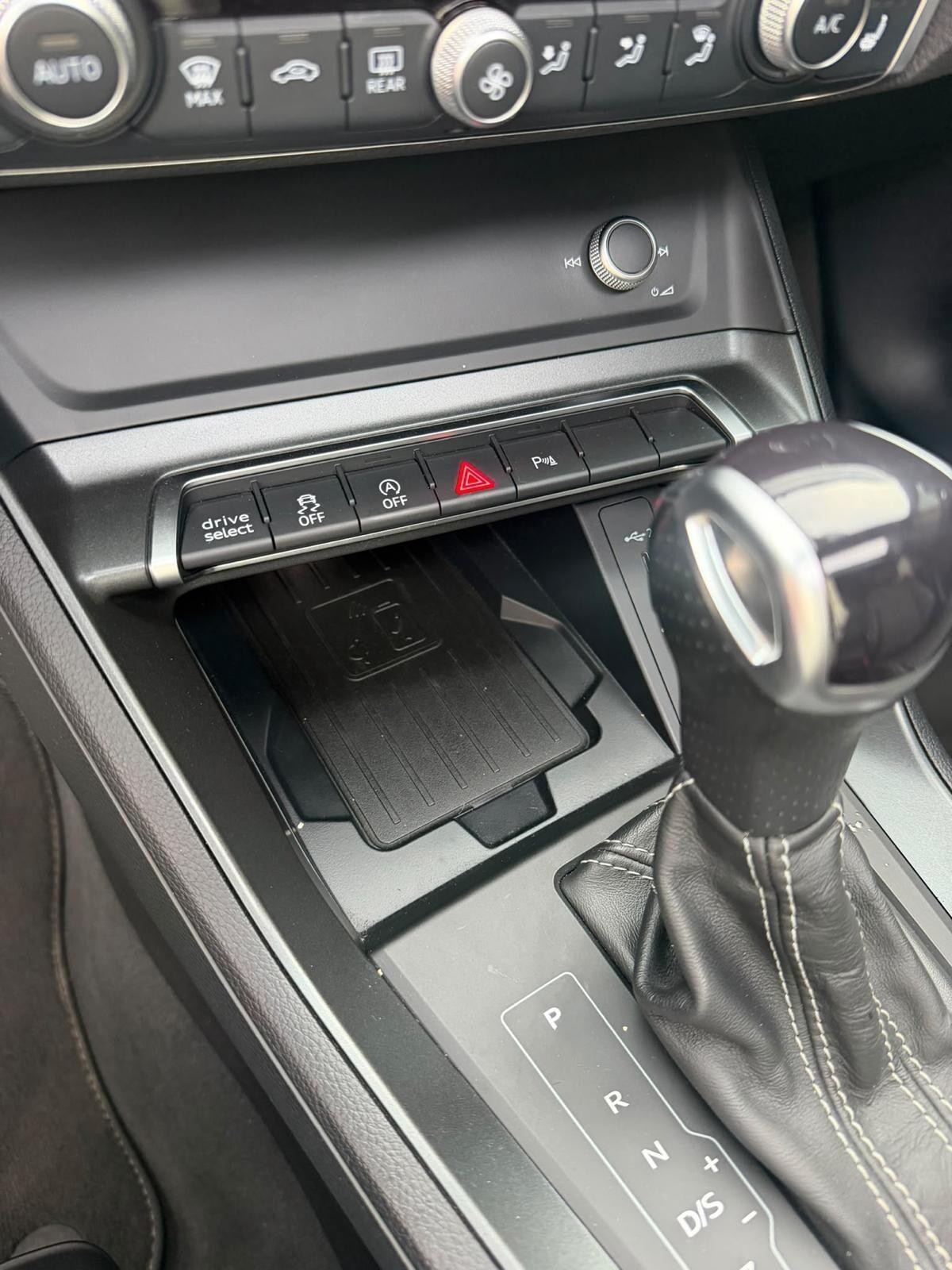 Audi Q3 35 TDI S tronic Identity Black