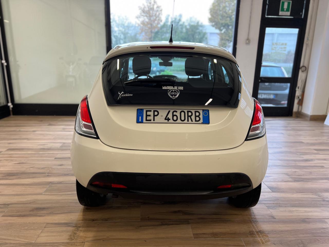 Lancia Ypsilon 0.9 TwinAir 85 CV 5 porte Metano Ecochic Elefantino