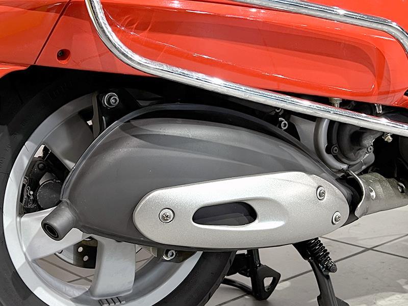 Piaggio Vespa GTS 250