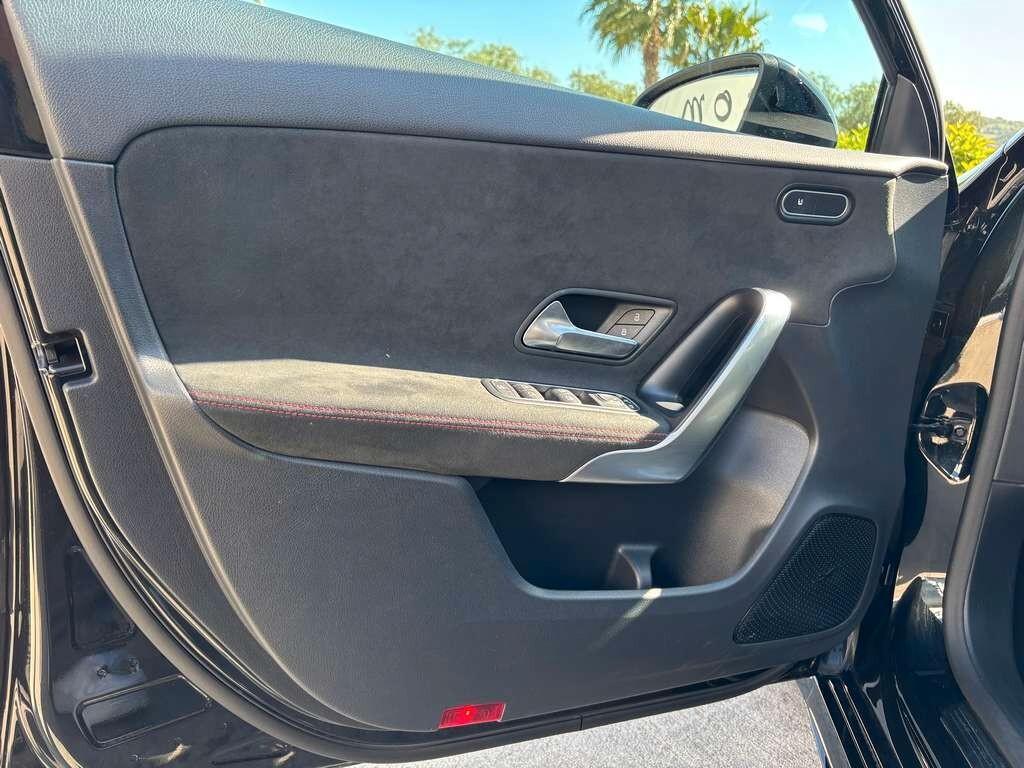 Mercedes-benz A 180 d Automatic AMG Line Premium 2026 / KM 10.000 Auto in contovendita Tua a solo 389 Euro al mese