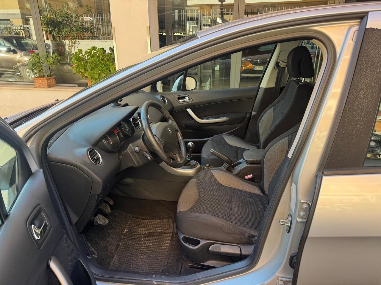 PEUGEOT 308 1.6 HDi 90CV 5 porte Tecno