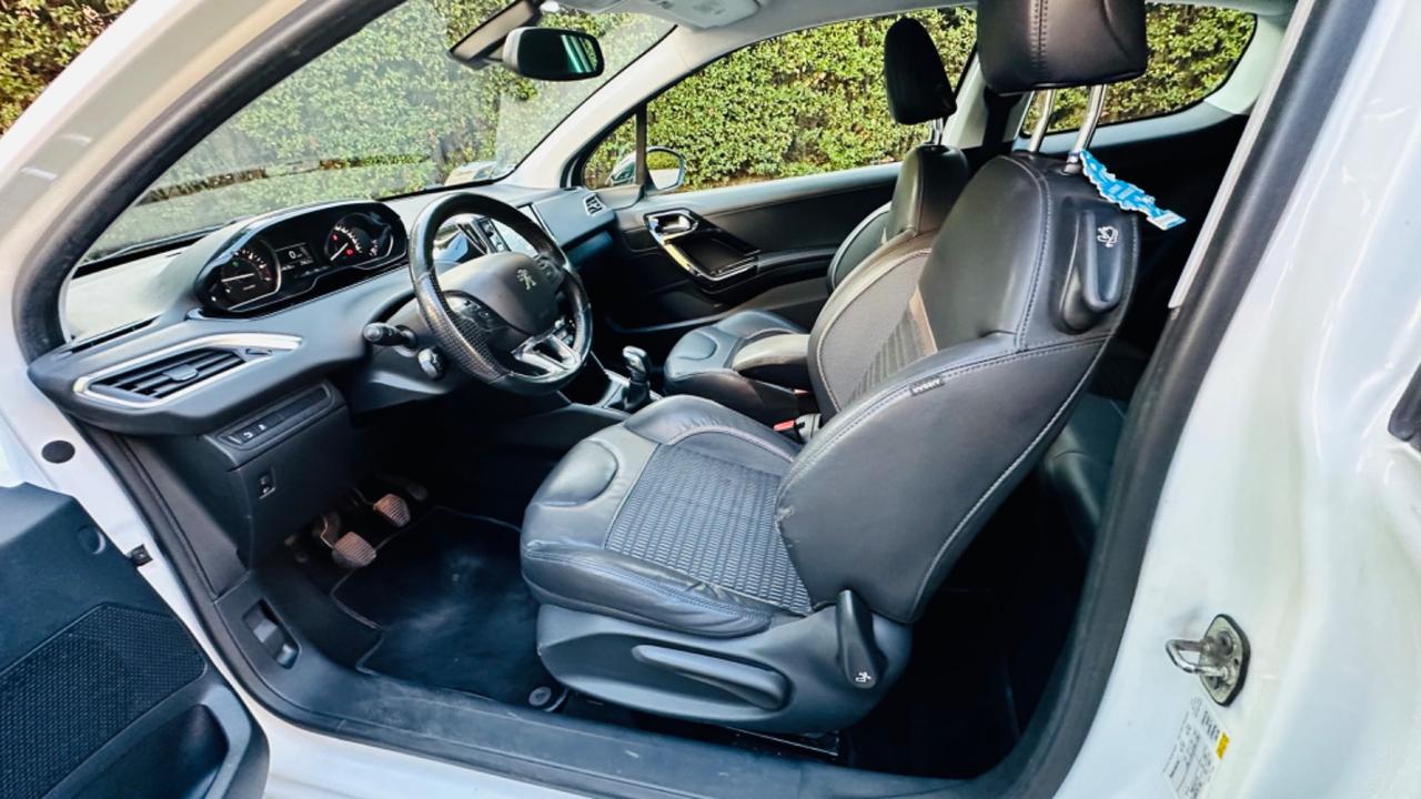 Peugeot 208.3 porte Allure.ok neopatentati.tagliandi certificati