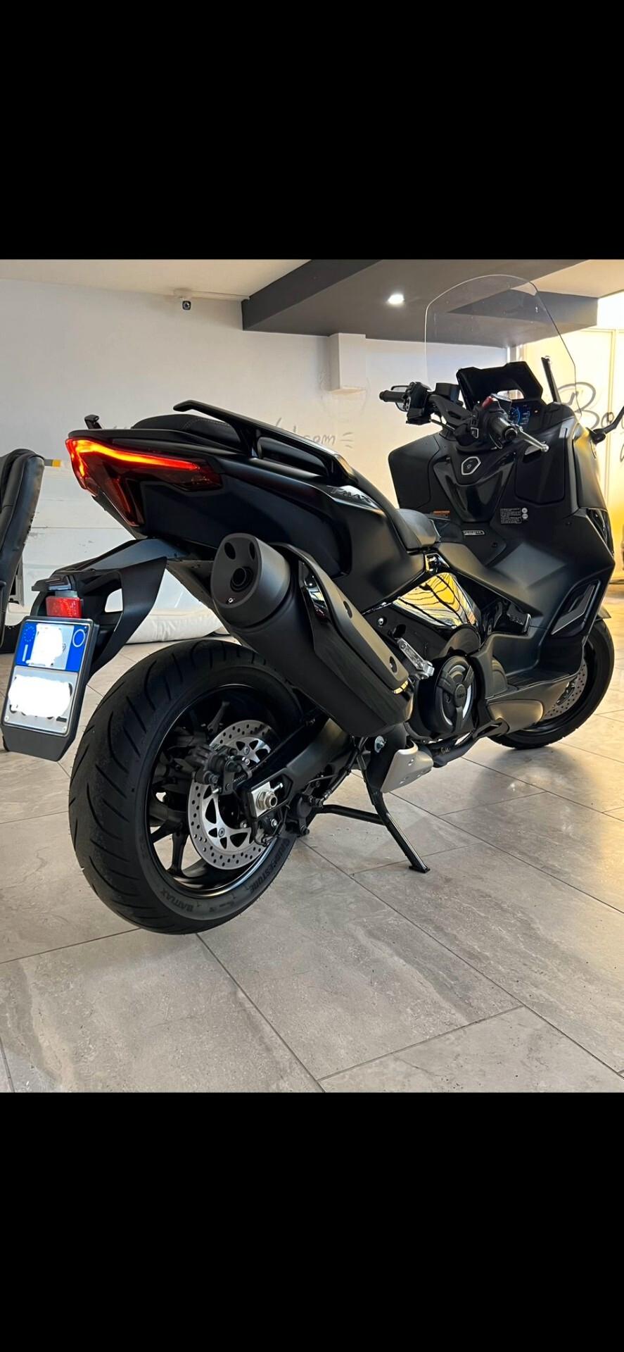 YAMAHA TMAX 560 TECH MAX 0 SINISTRI KM0 2023