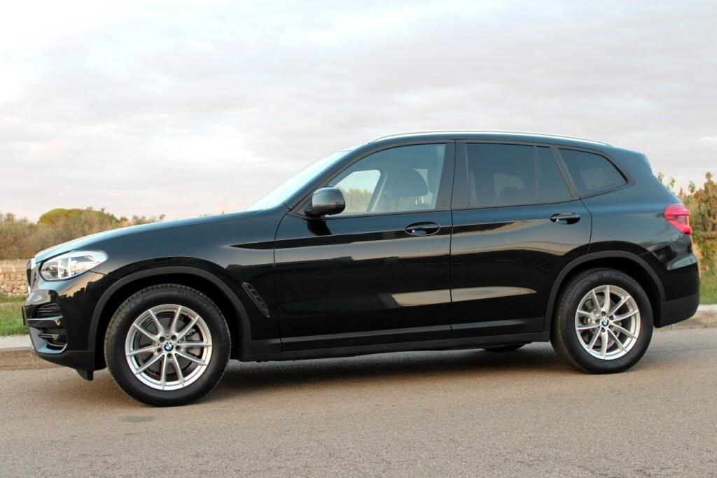 BMW X3 sDrive 150cv Aut. *LED *Carplay