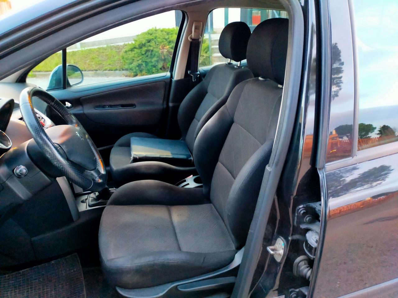 Peugeot 207 1.6 hdi XS 5p adatta per neopatentati