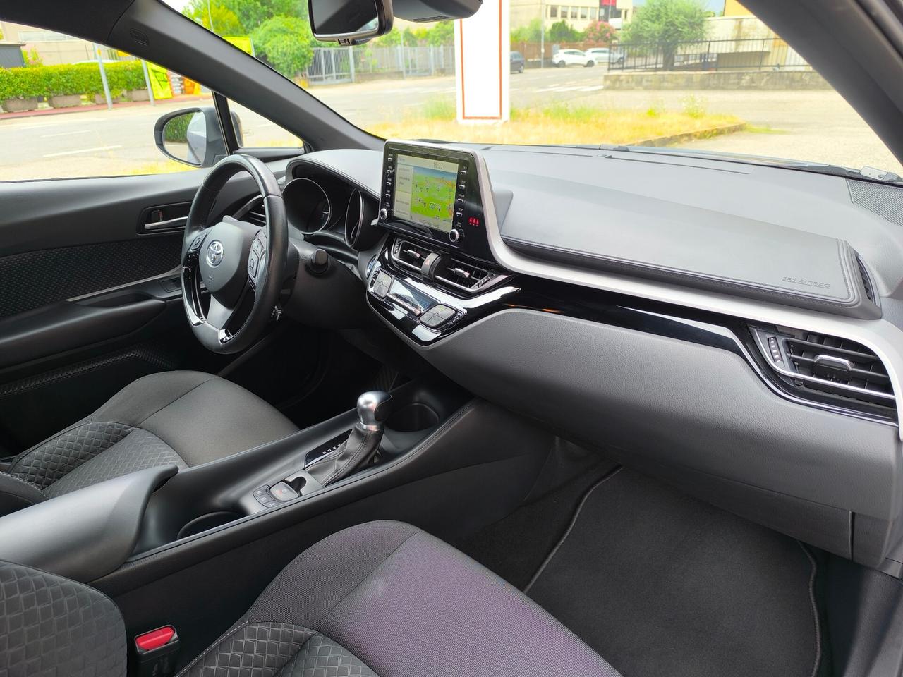 Toyota C-HR 1.8 Hybrid E-CVT Business