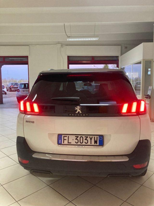 PEUGEOT 5008 BlueHDi 120 S&S Allure