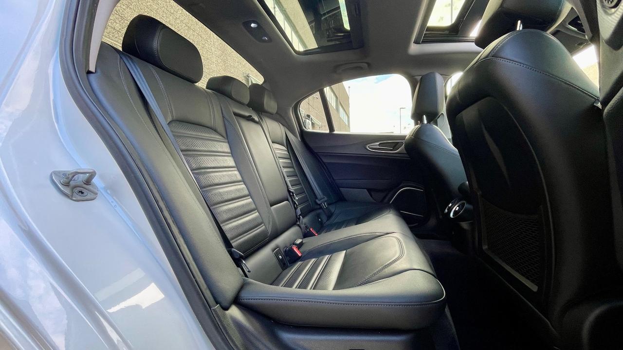 ALFA ROMEO GIULIA 2.2 VELOCE AT8 Q4 210CV - TETTO, PELLE, SEDILI RISCALDATI