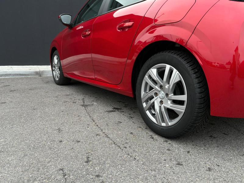 Peugeot 208 5 Porte 1.2 puretech Active s&s 75cv ADATTA NEOPATENTATI