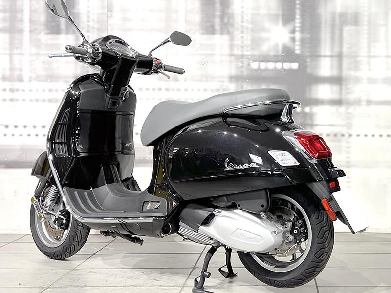 Piaggio Vespa GTS 300 HPE