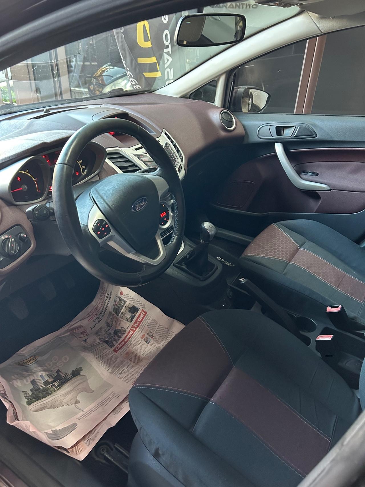 Ford Fiesta 1.4 TDCi 68CV 5 porte Titanium