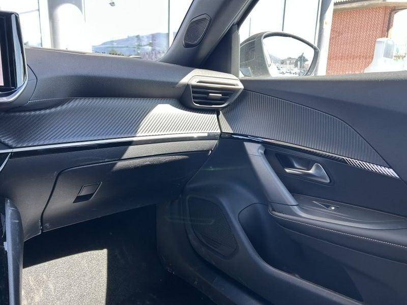 Peugeot 2008 PureTech 100 Allure NAVI+CAMERA+KEYLESS 5.900 KM!!