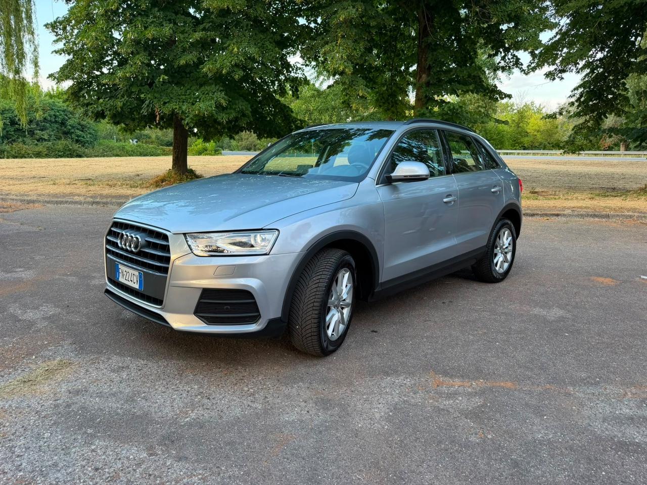 Audi Q3 2.0 TDI 120 CV S line Edition