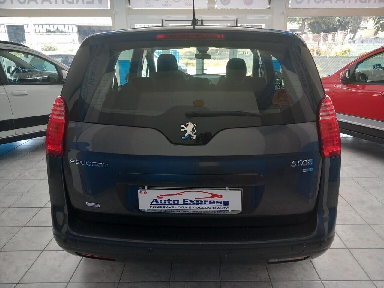 Peugeot 5008 1.6 diesel automatica 7 posti 152 mila km anno 2013
