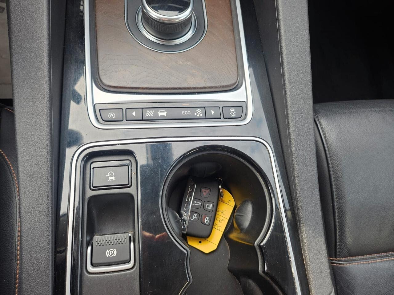 Jaguar F-Pace 2.0 D 180 CV AWD Prestige