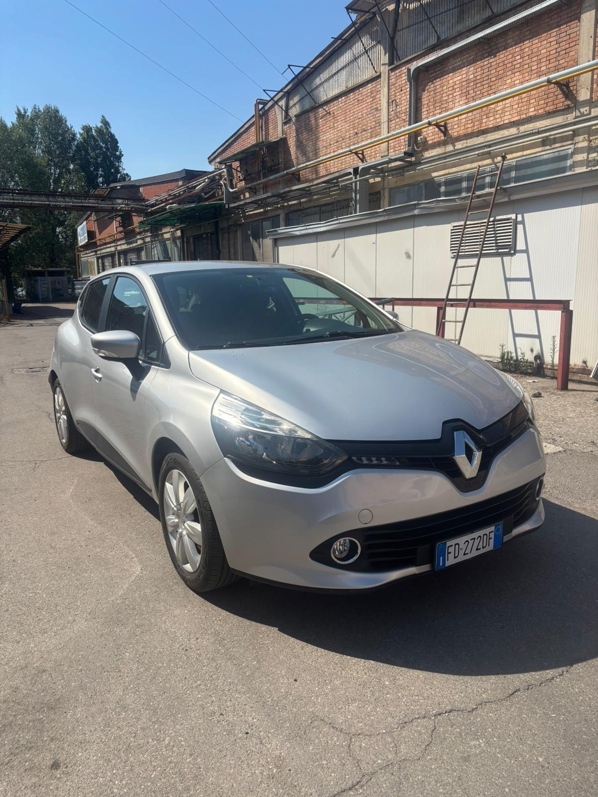 Renault Clio 1.2 75CV 5 porte Zen