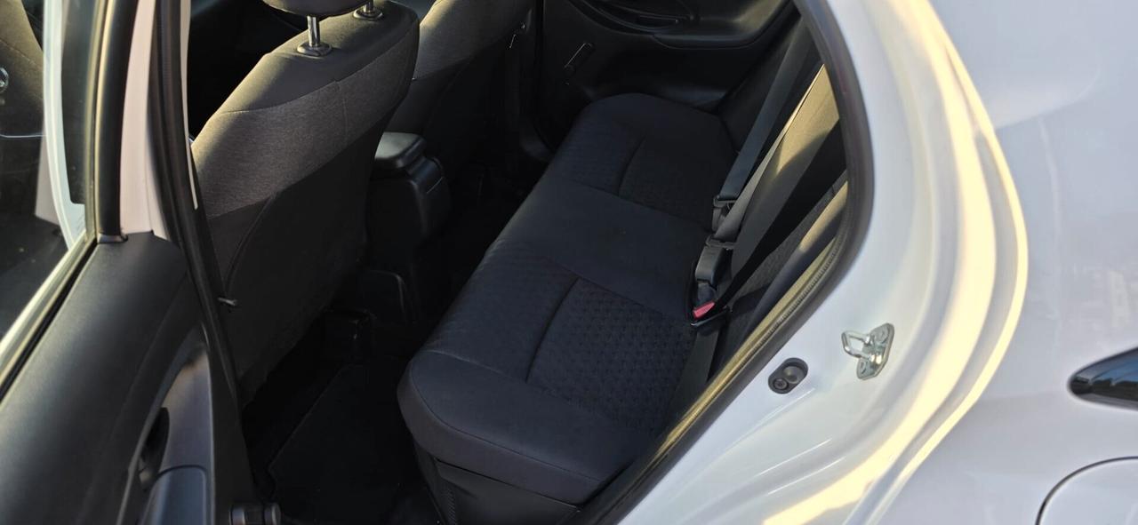 Toyota Yaris 1.5 Hybrid 5 porte Business