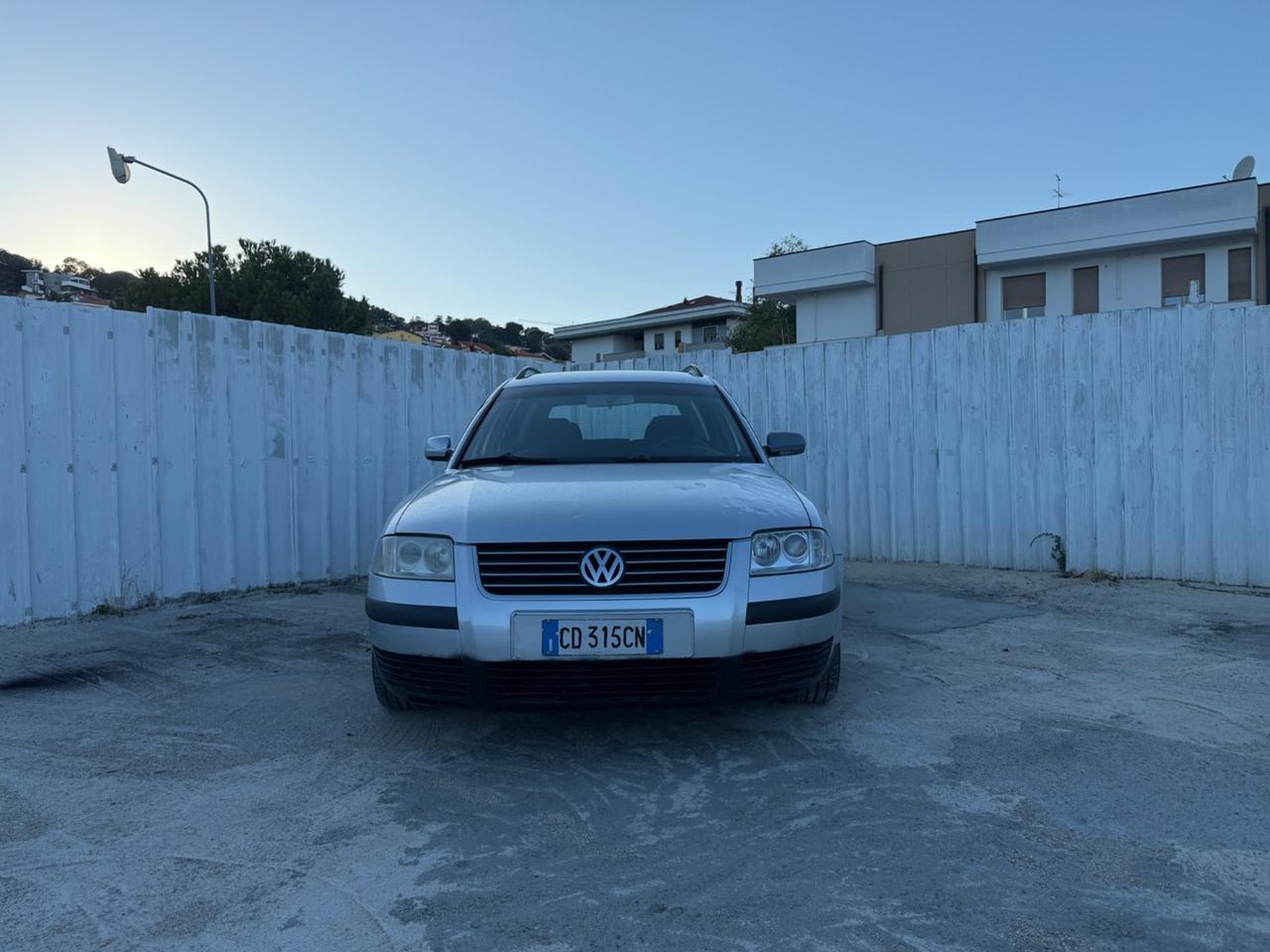Volkswagen Passat 1.9 TDI/130 CV cat Var. T.line