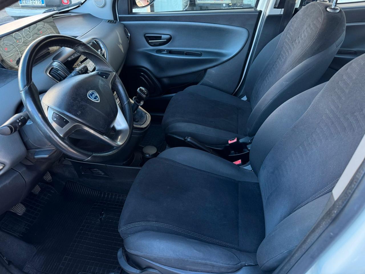 Lancia Ypsilon 0.9 TwinAir 85 CV 5 porte Metano Ecochic Gold