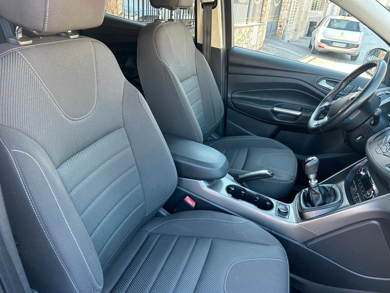 Ford Kuga 2.0 TDCI 140 CV 4WD Titanium