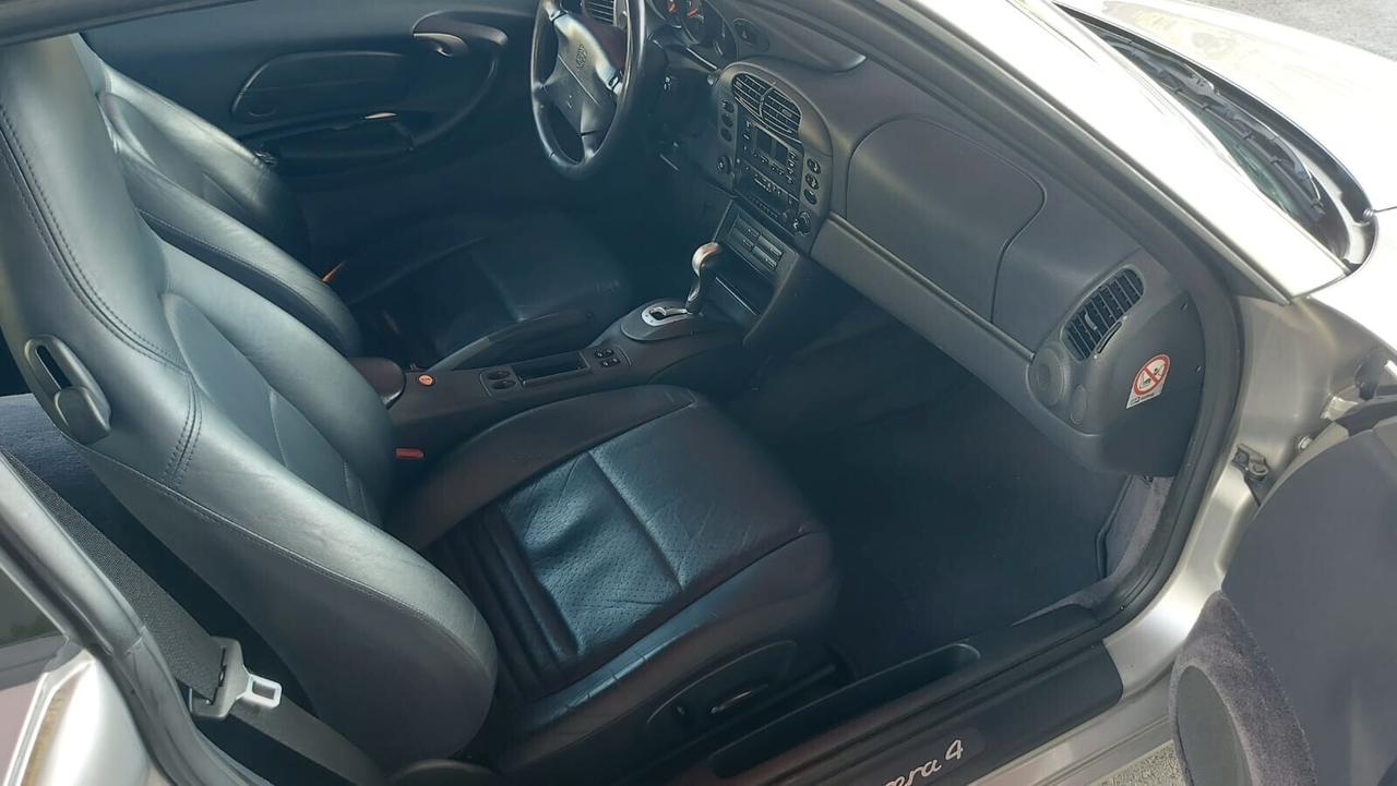 Porsche 996 Carrera 4 cat Coupé MOTORE NUOVO