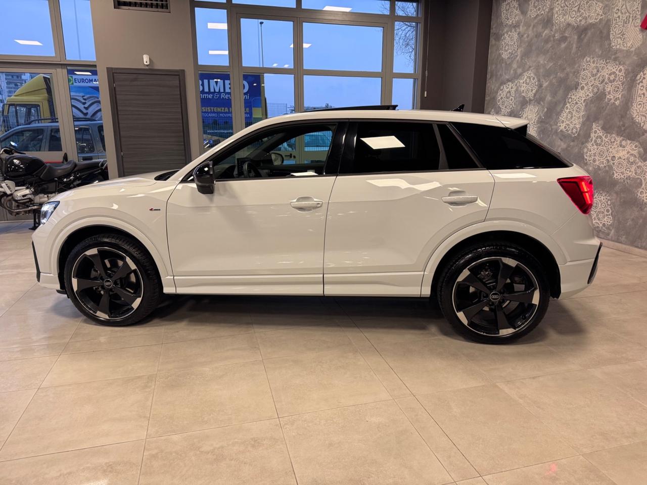 AUDI Q2 2.0 TDI STRONIC SLINE + TETTO APRIBILE
