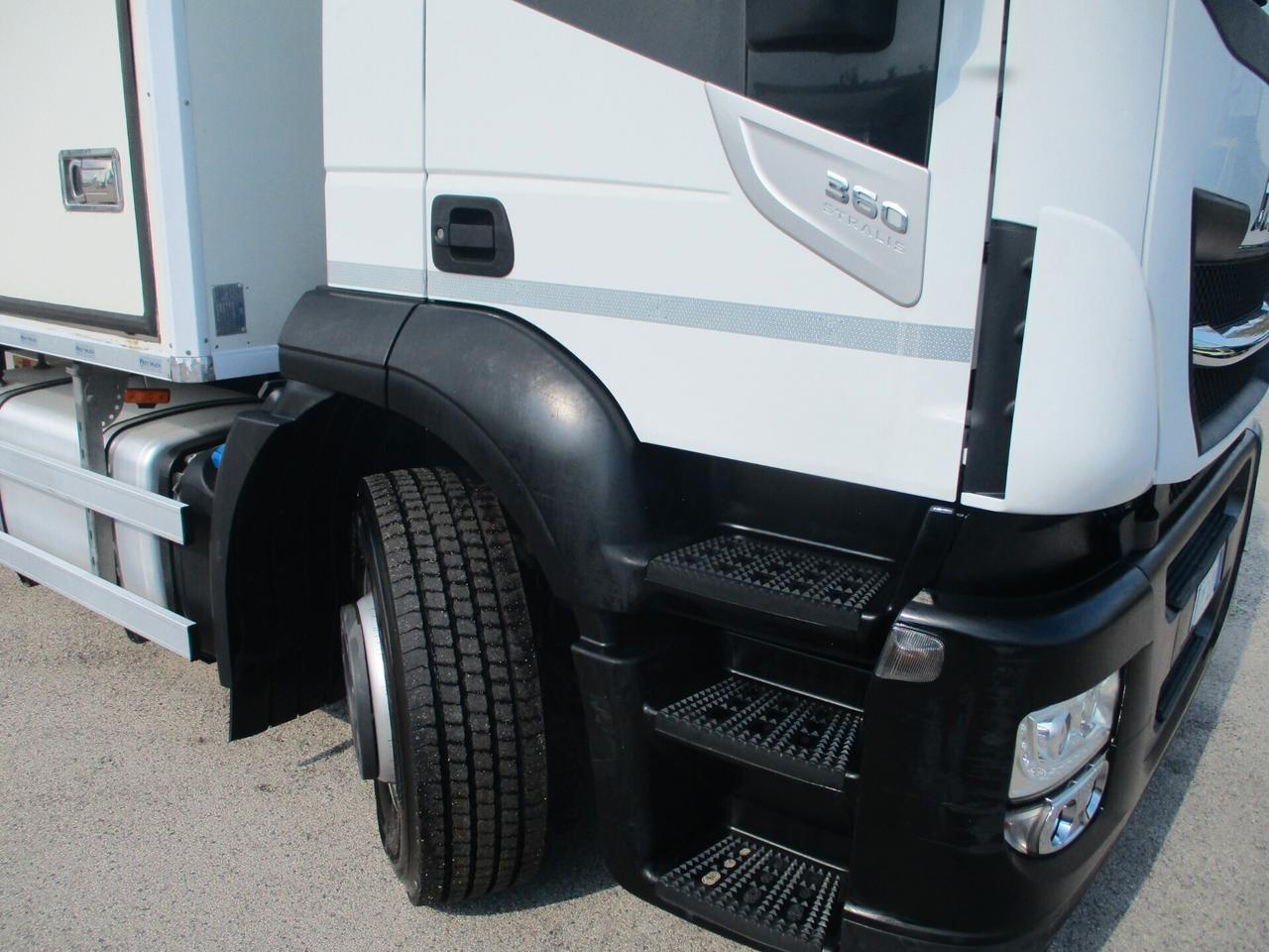 Iveco STRALIS 360 E6 CELLA FRIGO 9.60M+PEDANA FRC 03/26