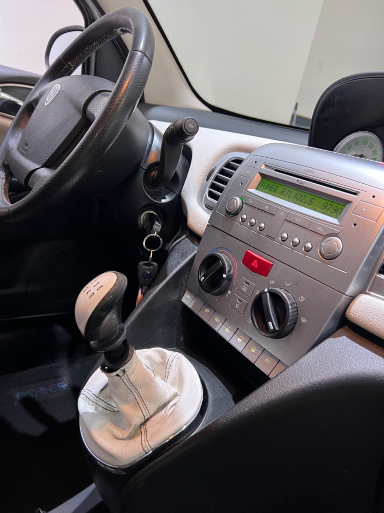 Lancia Ypsilon 1.2 69 CV Elle