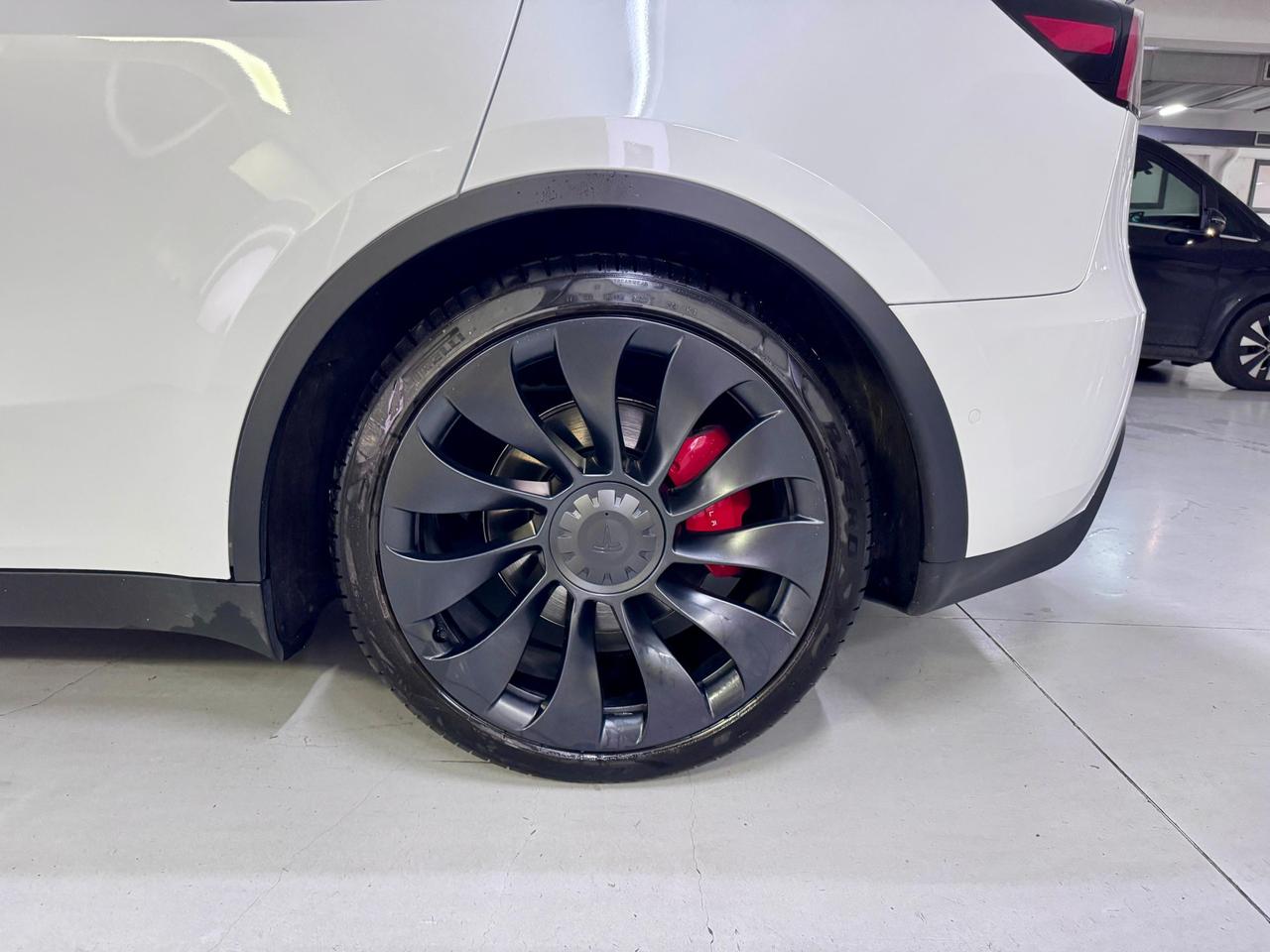 Tesla Model Y Long Range Dual Motor awd