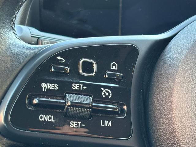 MERCEDES-BENZ GLB 200 d Automatic Sport