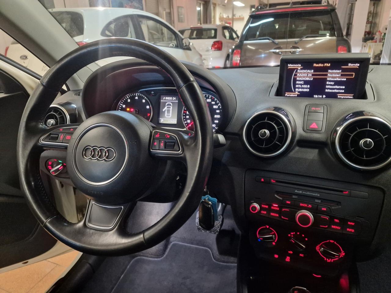 Audi A1 1.4 TFSI S tronic Ambition sline ok neopatentatiAudi A1 1.4 TFSI S tronic Ambition sline ok neopatentati