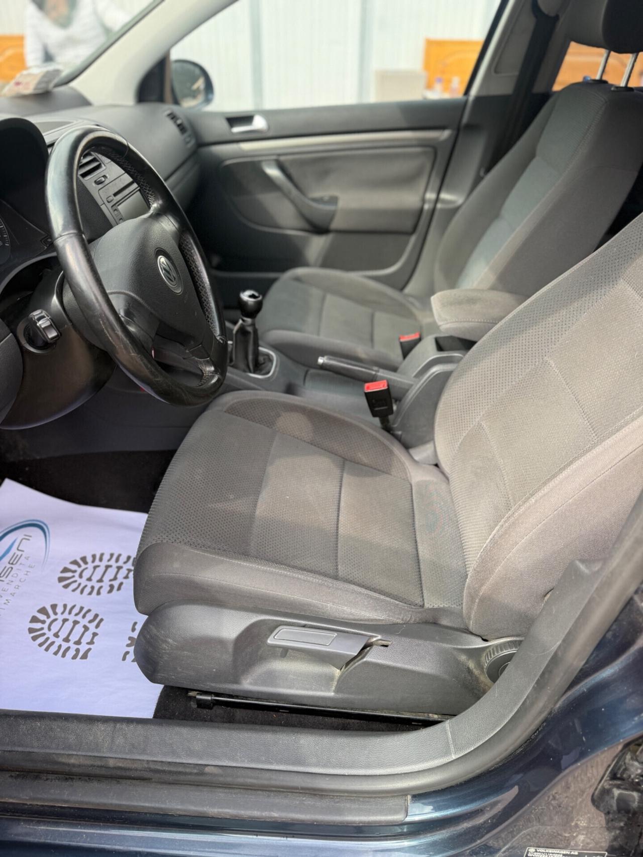 Volkswagen Golf 1.6 5p. Trendline