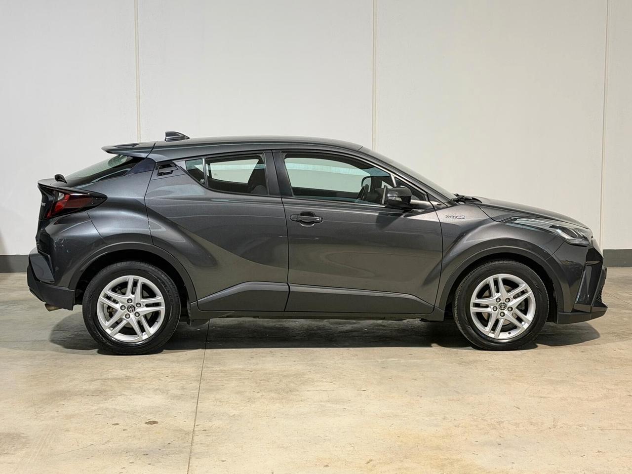 Toyota C-HR 1.8 Hybrid E-CVT Active