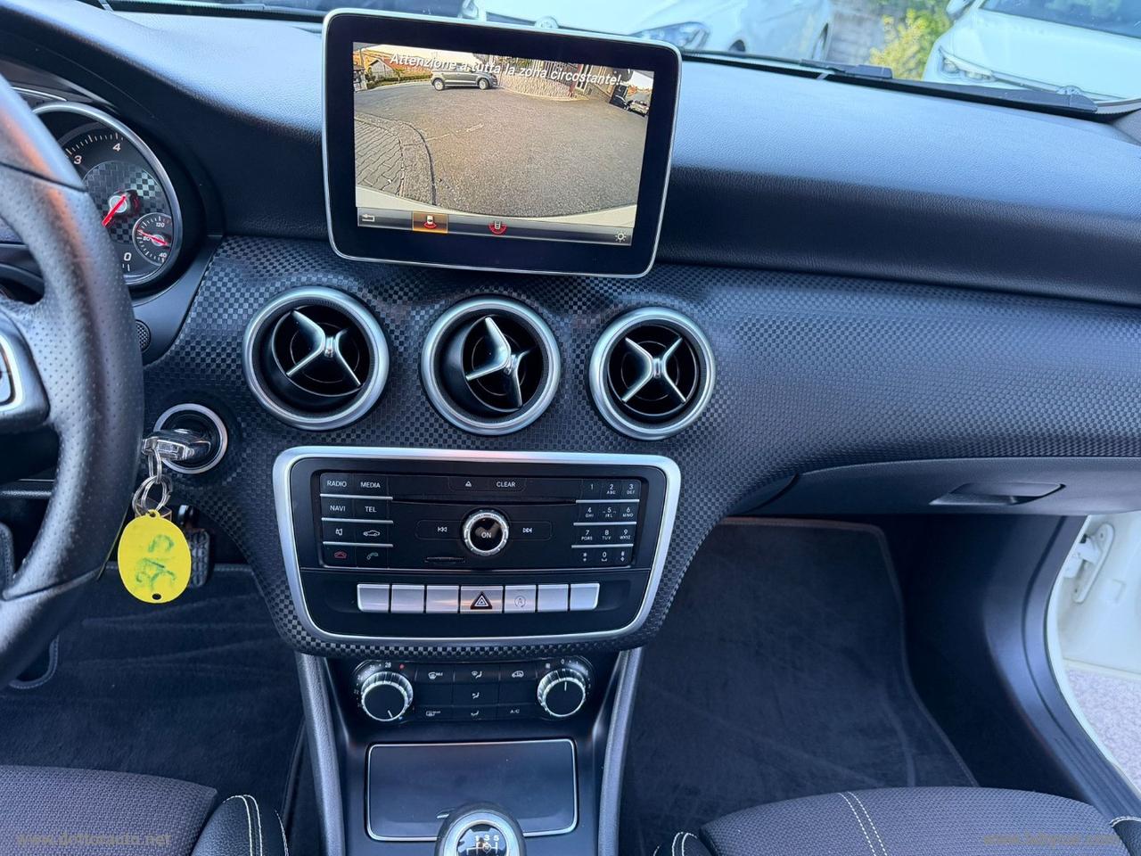 MERCEDES-BENZ A 180 d Premium