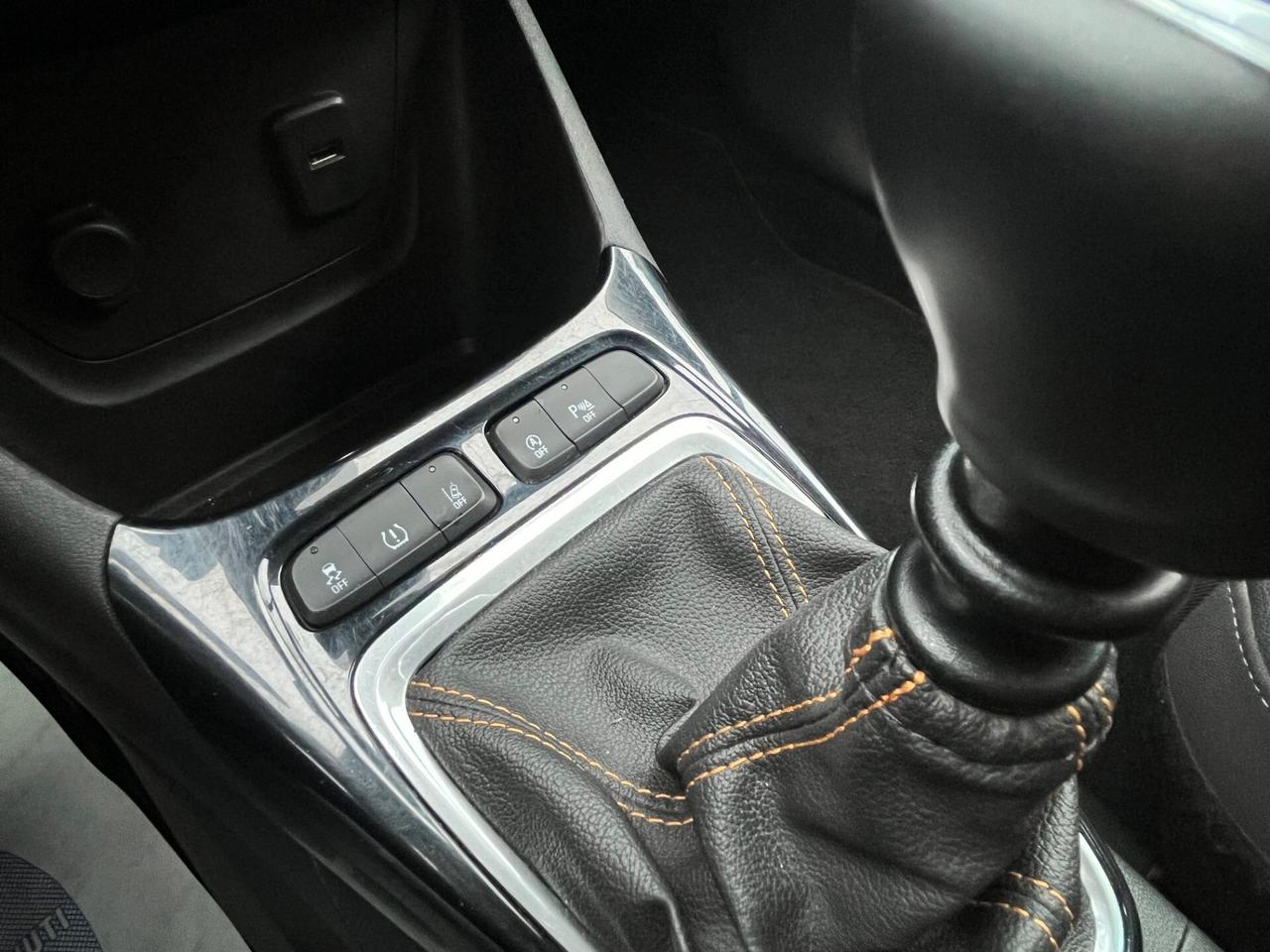 Opel Crossland X 1.5 ecotec 102cv Innovation CAMERA/PDC PERFET.