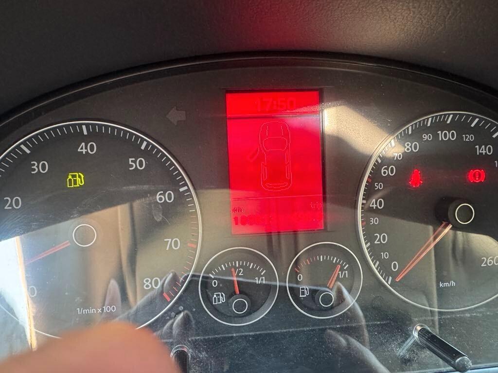 Volkswagen Touran ANNO 2011 1.4 METANO 7 POSTI