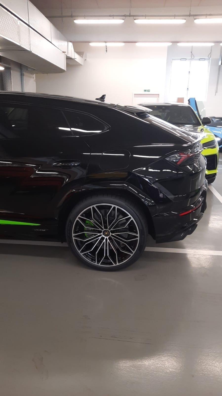 Lamborghini Urus 4.0 SE