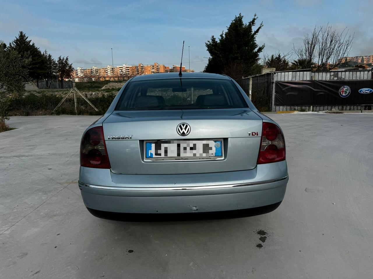 volkswagen passat 1.9 TDI/130 CV cat Trendline