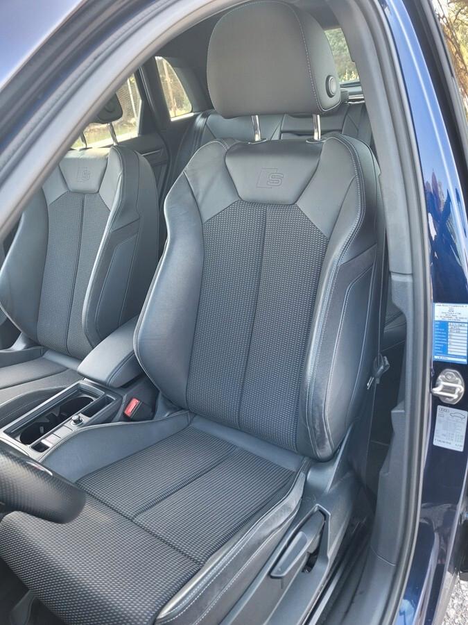 Audi Q3 35 TFSI S tronic Business interni s-line
