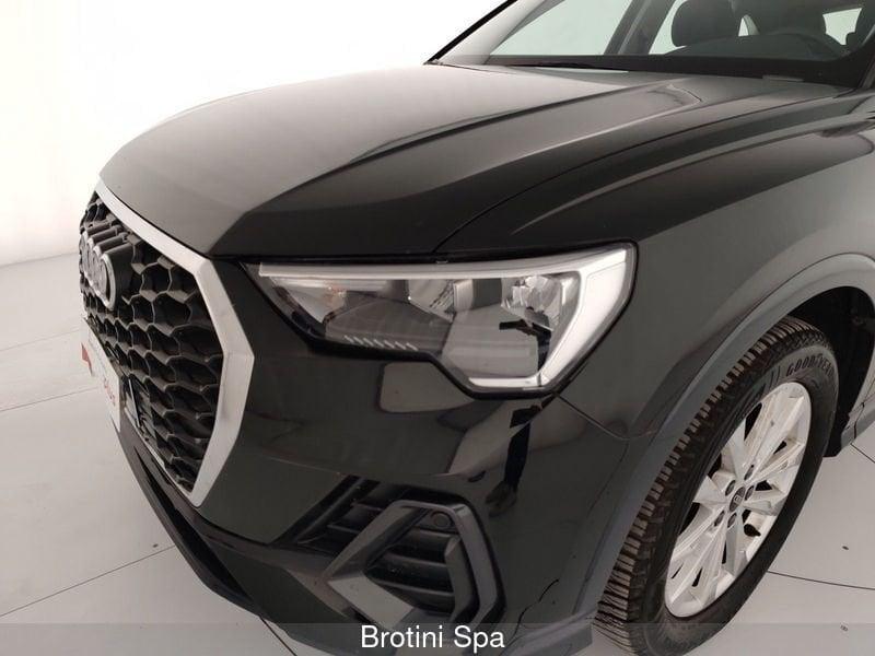 Audi Q3 35 TDI S tronic Business