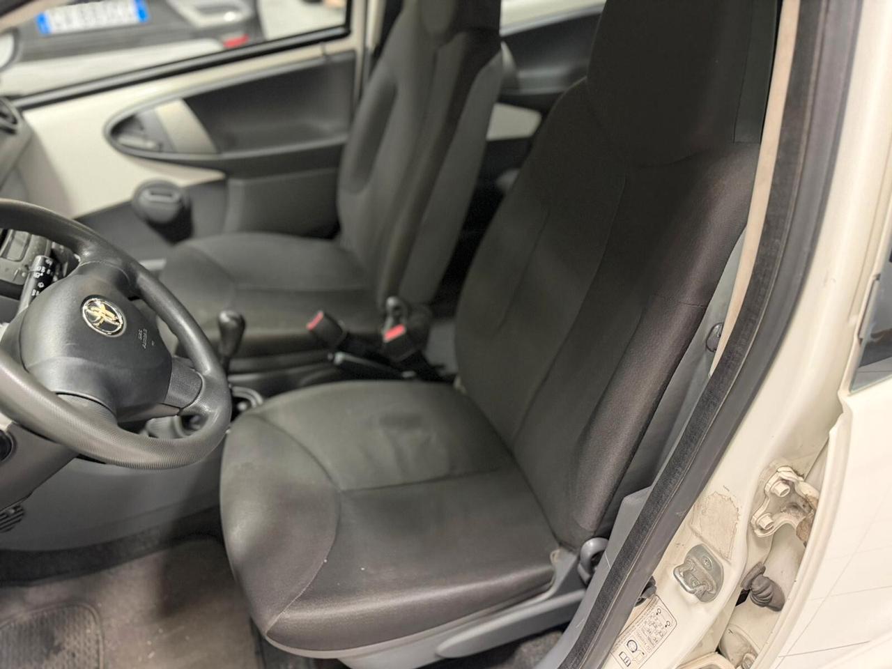 Toyota Aygo 1.0B X NEOPATENTATI 2010