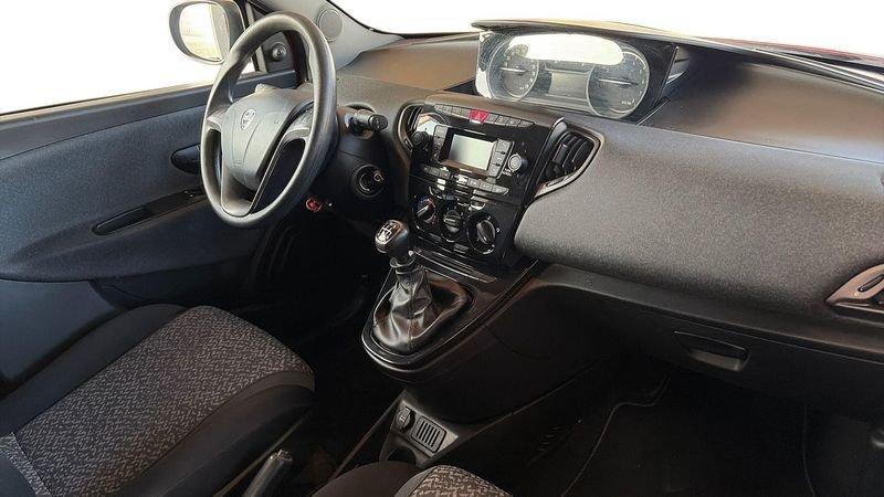 Lancia Ypsilon 1.0 firefly hybrid Gold s&s 70cv 5 Porte 1.0 FireFly Hybrid 70cv Gold S&S