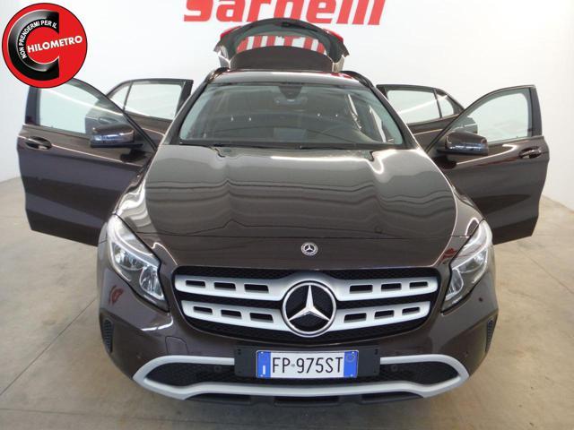 MERCEDES-BENZ GLA 200 d Automatic 4Matic Business