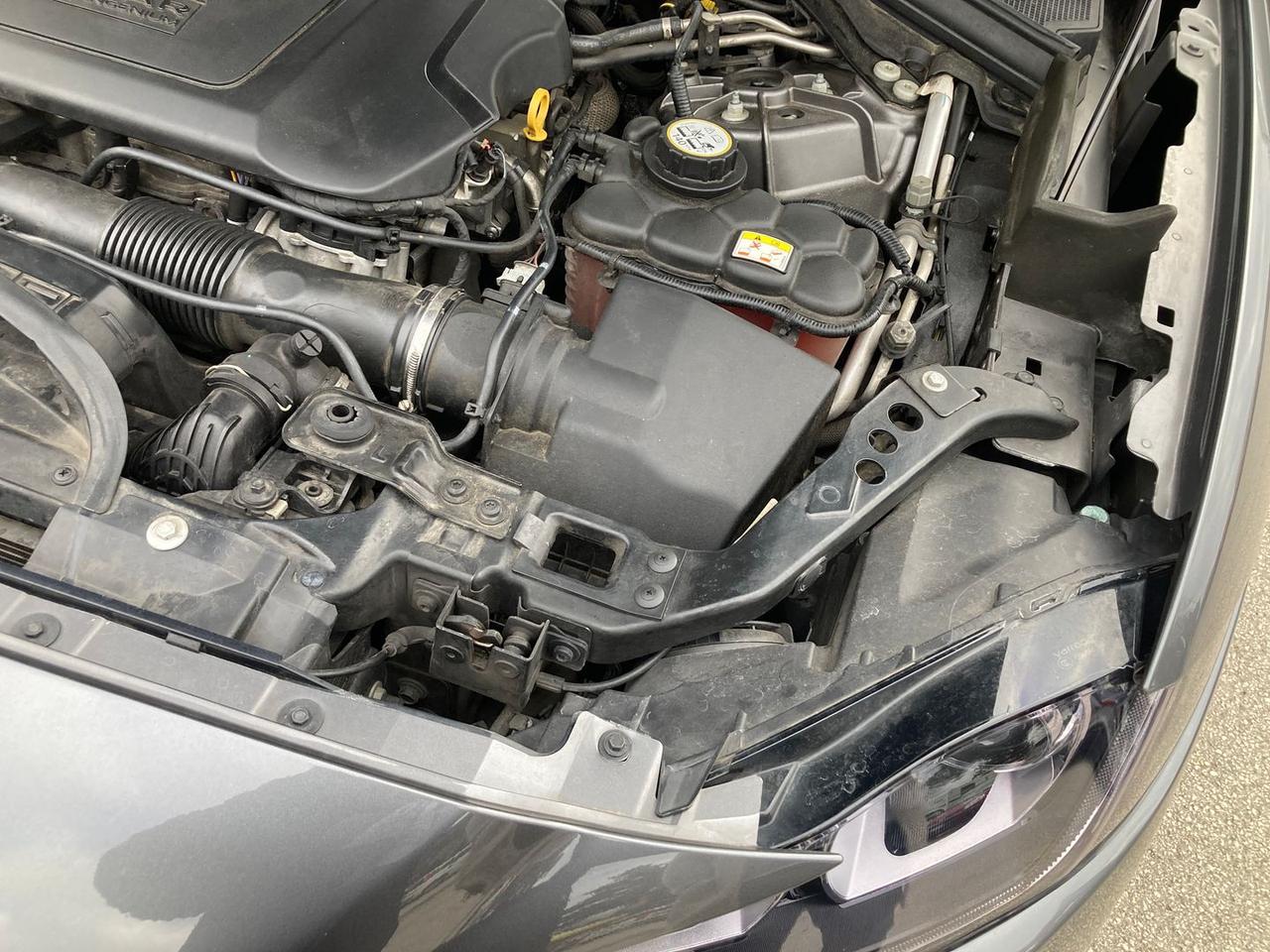 Jaguar F-Pace 2.0 20d Turbo R- #8436