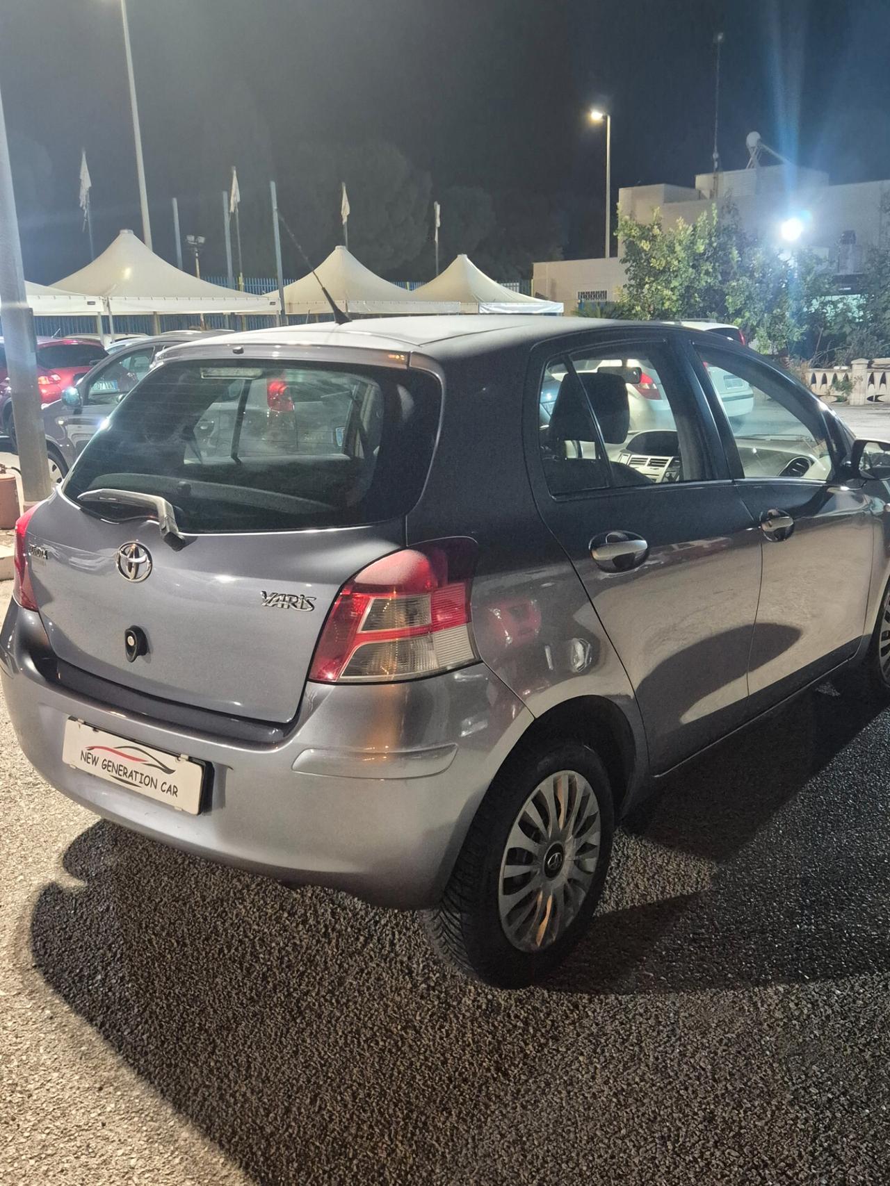Toyota Yaris 5.p luxury pack